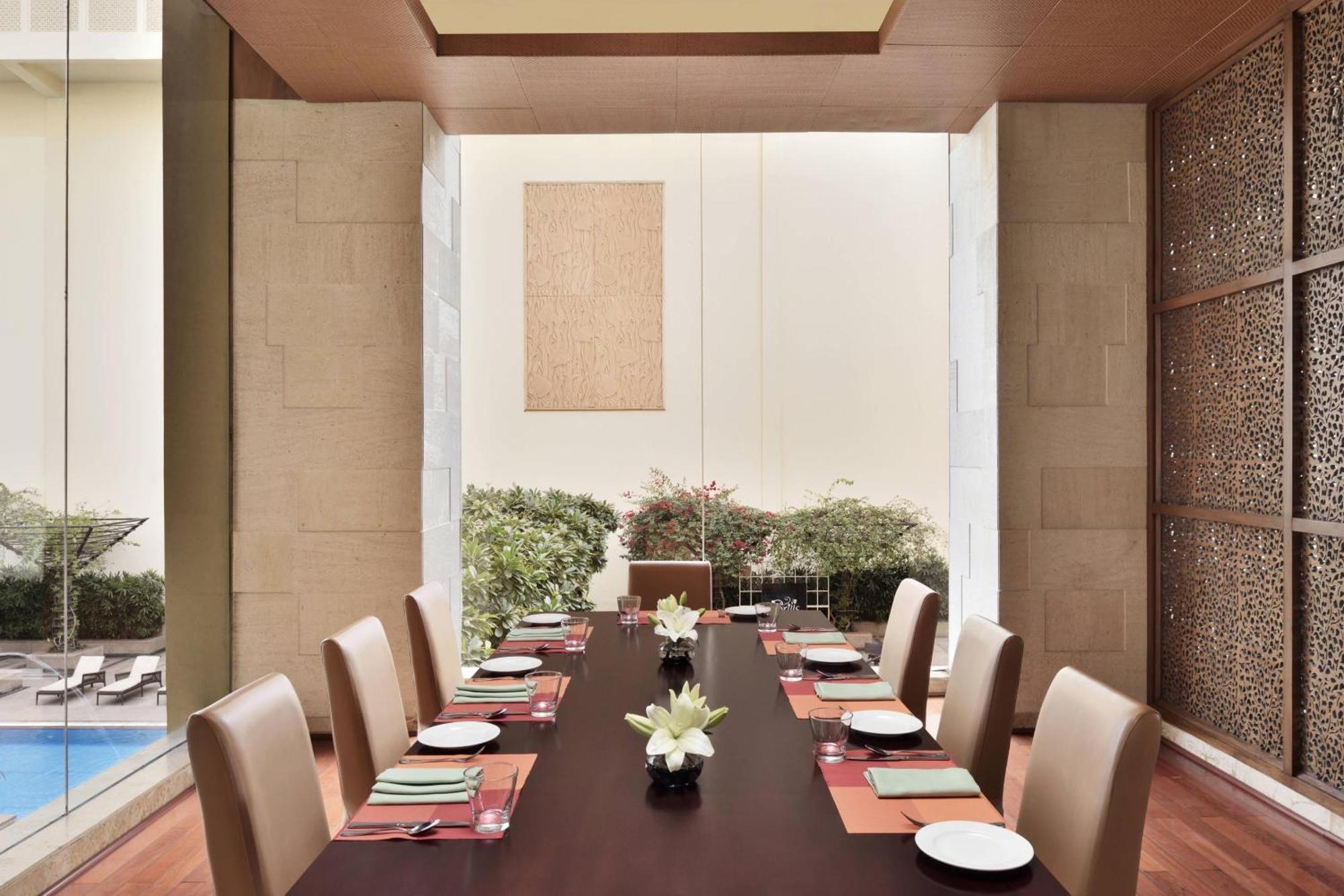 Jaipur Marriott Hotel Exteriör bild The Club Lounge at the Taj Mahal Palace